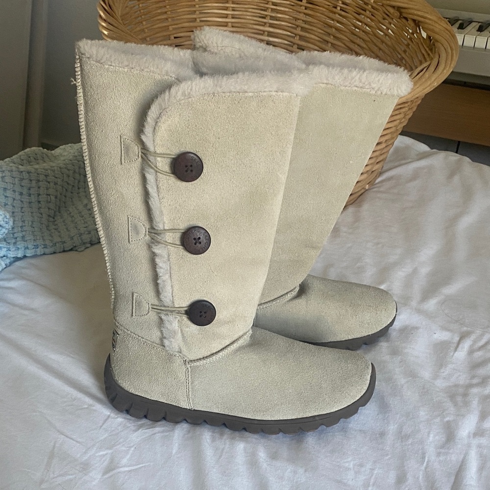 Skechers Women's Cream Faux-Shearling Button Winter Boots